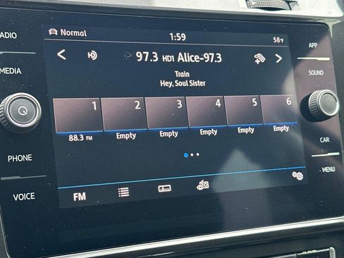 Used 2019 Volkswagen e-Golf SE w/ Driver Assistance Package image 17