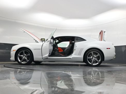 Used 2010 Chevrolet Camaro SS w/ RS Package RWD image 46
