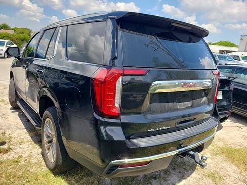 Used 2023 GMC Yukon SLT AWD/4WD image 2