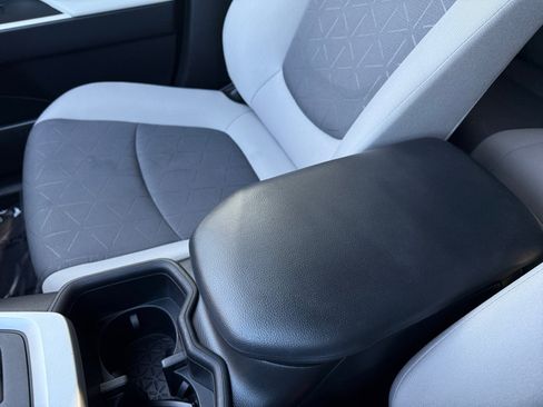 Used 2022 Toyota RAV4 XLE image 14