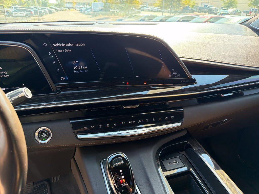 Used 2021 Cadillac Escalade ESV Premium Luxury w/ Driver Assist Tech Package RWD image 23