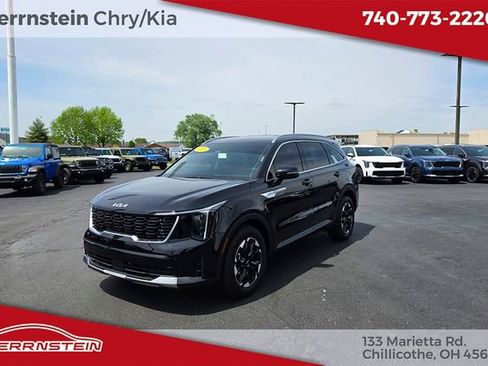 Used 2025 Kia Sorento S FWD image 3