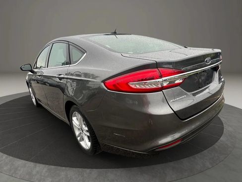 Used 2018 Ford Fusion SE FWD image 7