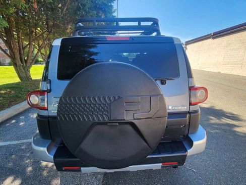 Used 2014 Toyota FJ Cruiser 4WD w/ Upgrade Package image 9
