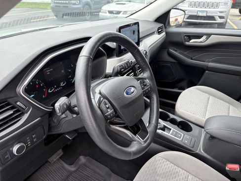 Used 2021 Ford Escape SE w/ Convenience Package FWD image 14