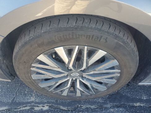 Used 2024 Nissan Altima 2.5 SV image 11