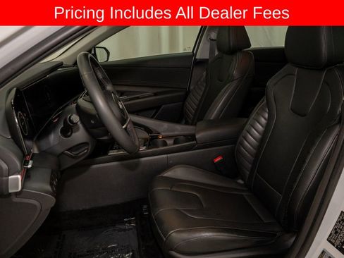 Used 2024 Hyundai Elantra Limited FWD image 12