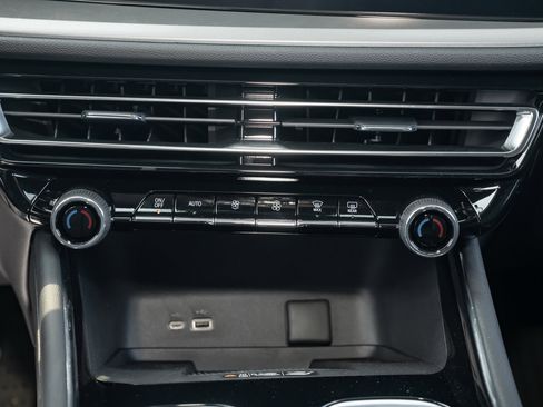 New 2026 Chevrolet Traverse LT w/ Driver Confidence Package image 27