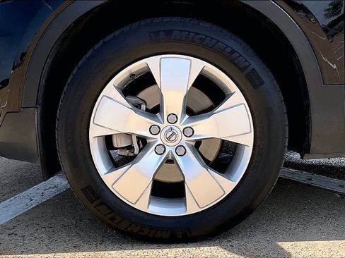 Used 2021 Volvo XC40 T5 Momentum w/ Climate Package AWD/4WD image 8