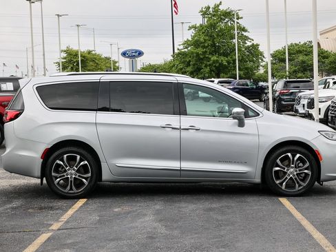 Used 2022 Chrysler Pacifica Pinnacle AWD/4WD image 27