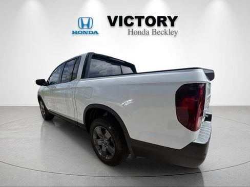 Used 2025 Honda Ridgeline TrailSport image 3