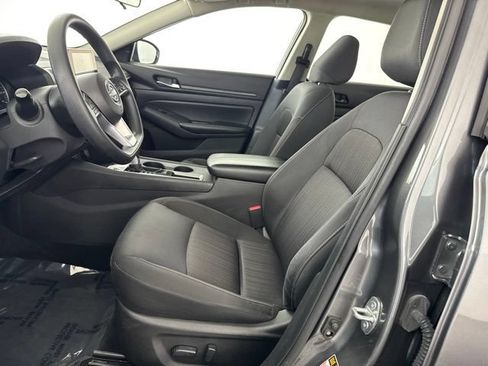 Used 2025 Nissan Altima 2.5 SV FWD image 26