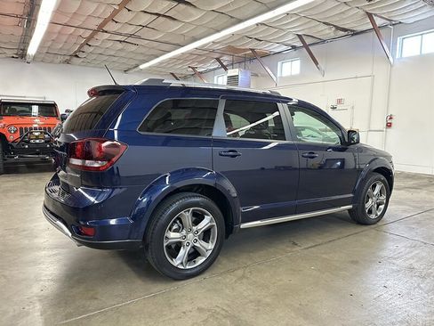 Used 2017 Dodge Journey Crossroad image 3