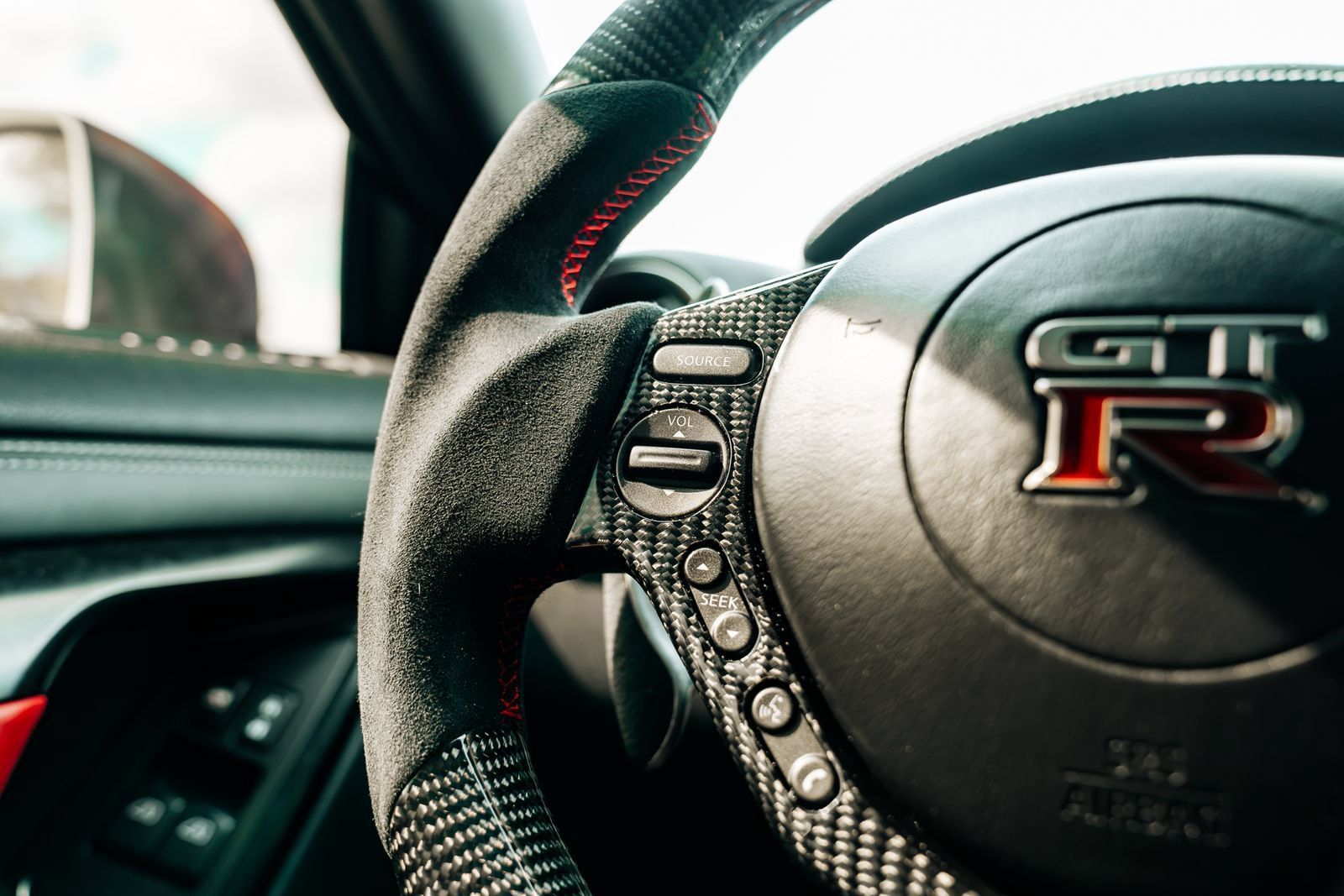 Used 2014 Nissan GT-R Black Edition AWD/4WD image 23