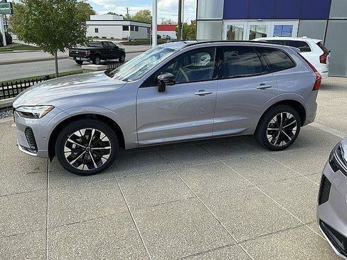 New 2026 Volvo XC60 B5 Plus w/ Protection Package Premier AWD/4WD image 11