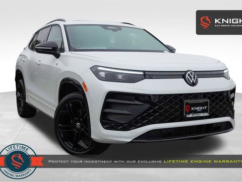 New 2026 Volkswagen Tiguan SE R-Line image 1