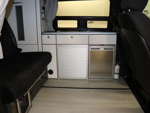 Used 2019 Mercedes-Benz Metris w/ Premium Safety Package image 3