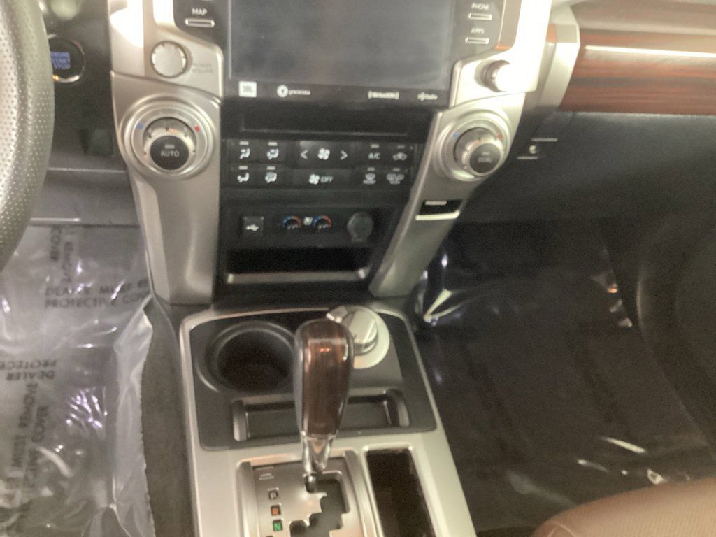 Used 2021 Toyota 4Runner Limited AWD/4WD image 19