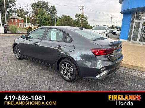 Used 2023 Kia Forte LXS w/ LXS Technology Package FWD image 3