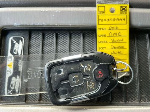 Used 2016 GMC Yukon Denali w/ Open Road Package image 35