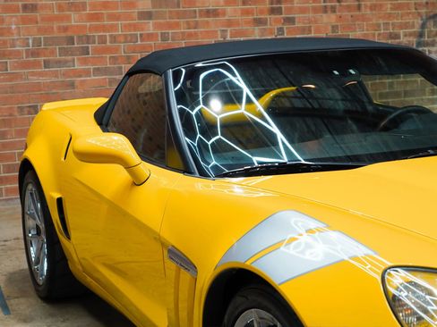 Used 2010 Chevrolet Corvette Grand Sport w/ Preferred Equipment Group RWD image 26