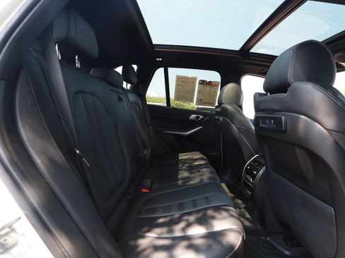 Used 2022 BMW X5 xDrive40i w/ Premium Package AWD/4WD image 27