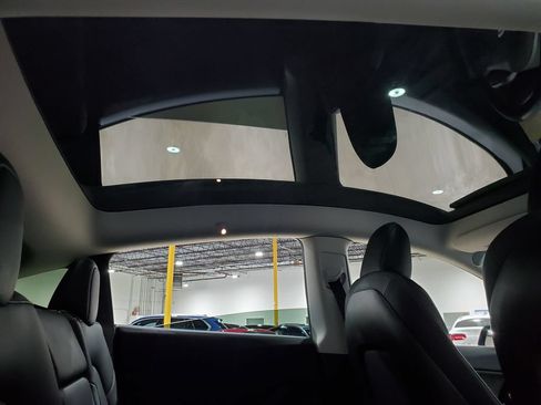 Used 2022 Tesla Model Y Performance AWD/4WD image 22