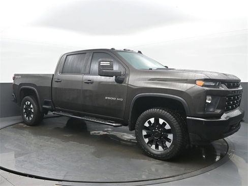 Used 2020 Chevrolet Silverado 2500 Custom w/ Custom Value Package image 7