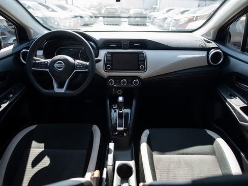 Used 2021 Nissan Versa SV image 14