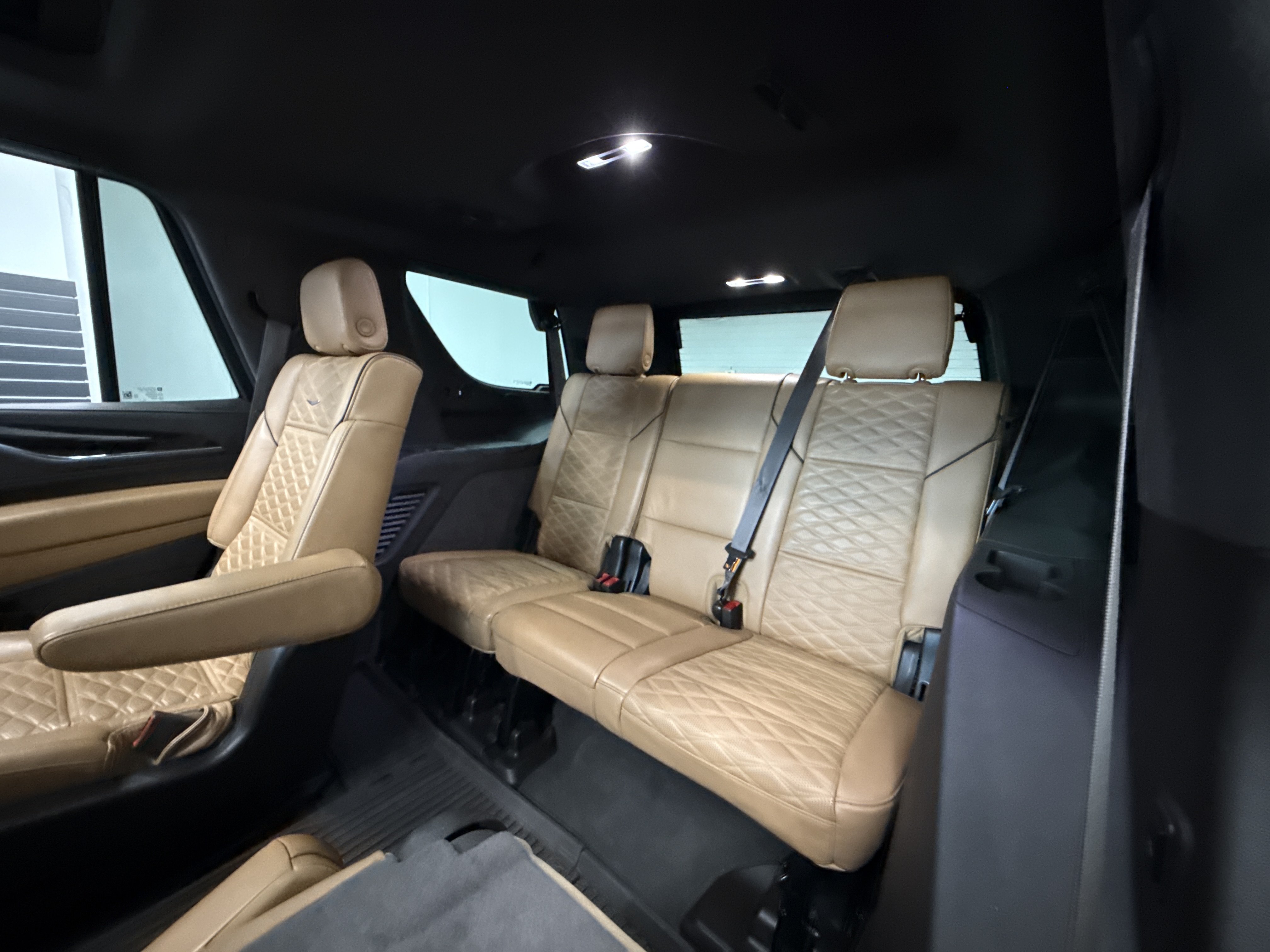 Used 2023 Cadillac Escalade Sport w/ LPO, Floor Liner Package AWD/4WD image 24