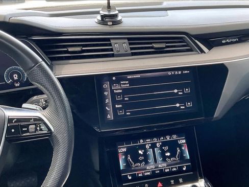Used 2023 Audi e-tron S Prestige w/ Prestige Package AWD/4WD image 6