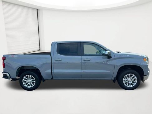 Used 2024 Chevrolet Silverado 1500 LT AWD/4WD image 4