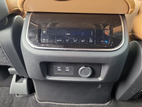 Used 2026 Nissan Armada SL w/ Captain's Chari Seat Package RWD image 15