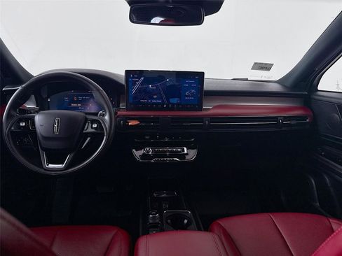 Used 2025 Lincoln Corsair Grand Touring w/ Towing Package image 3