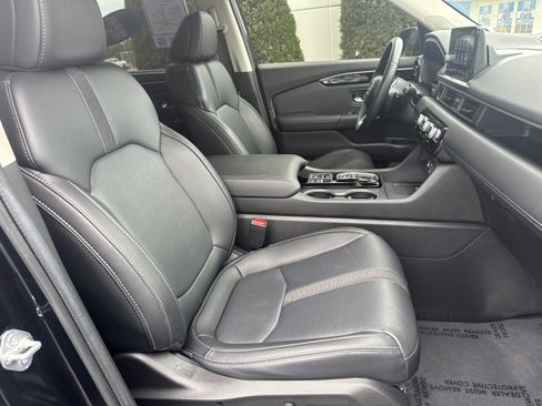 Used 2024 Honda Pilot Touring image 18