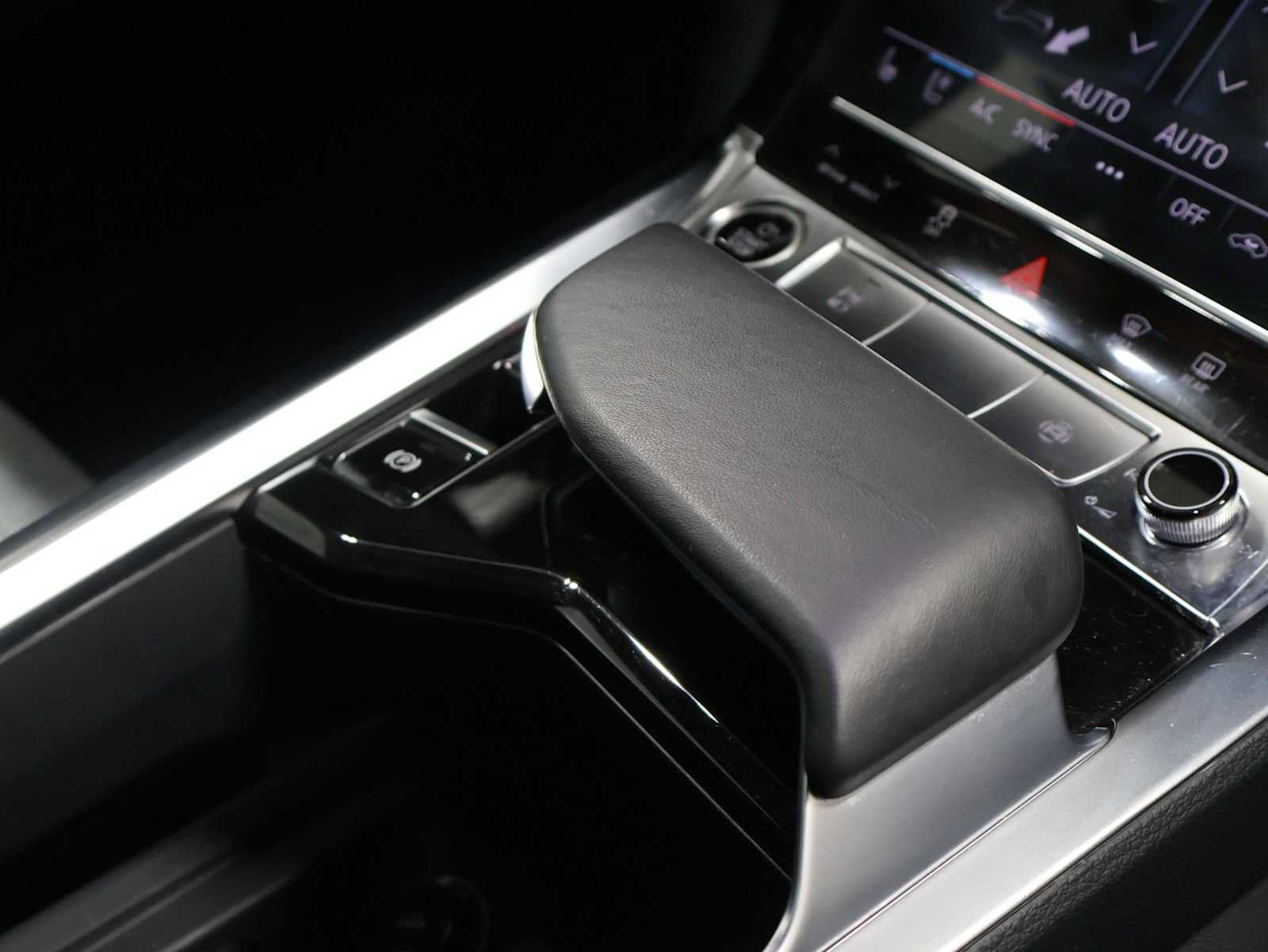 Used 2023 Audi e-tron Premium Plus w/ Premium Plus Package AWD/4WD image 20