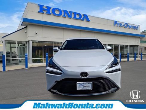 Used 2023 Toyota Mirai w/ Advanced Technology Package RWD image 2