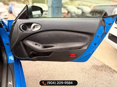 Used 2009 Nissan 370Z Touring image 33