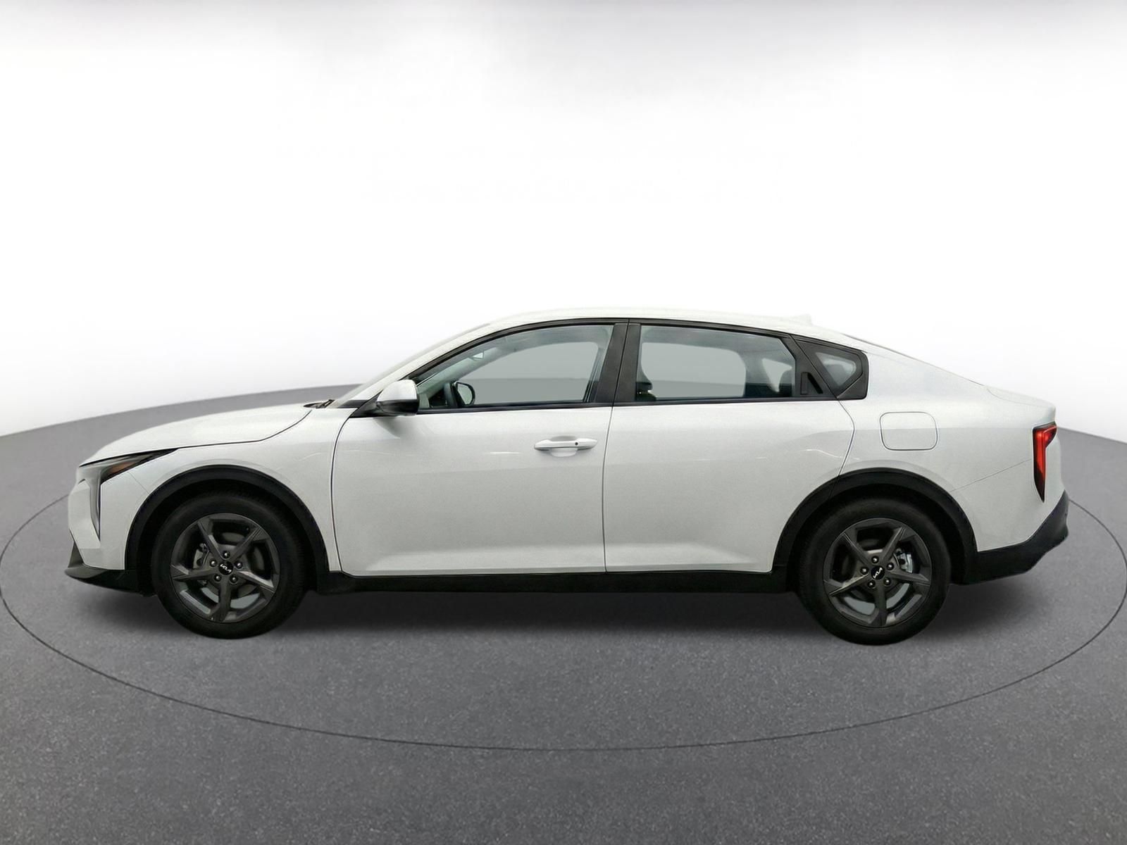 Used 2025 Kia K4 FWD image 4
