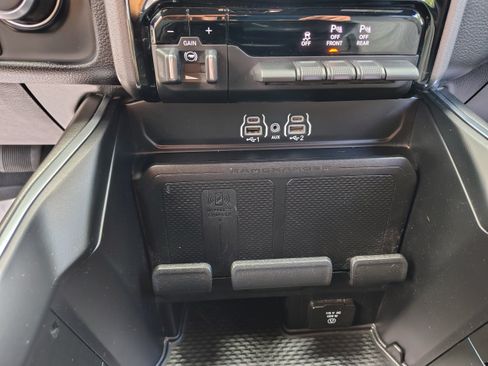 Certified 2025 RAM 1500 Big Horn AWD/4WD image 34