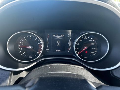 Used 2021 Jeep Compass Latitude w/ Sun and Sound Group AWD/4WD image 18