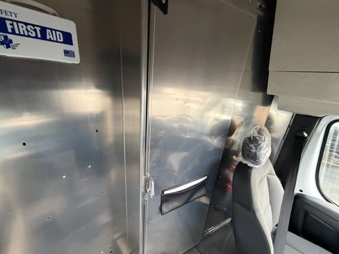 Used 2024 RAM ProMaster 3500 w/ Delivery Van Package image 9