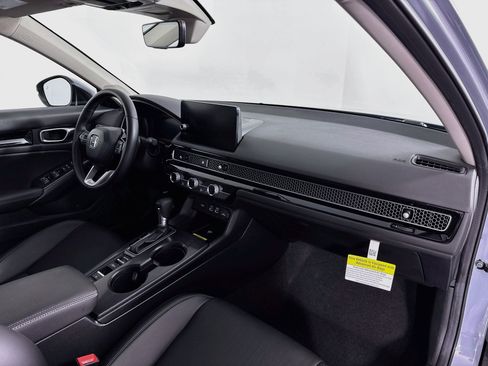 Certified 2024 Honda Civic Touring image 30