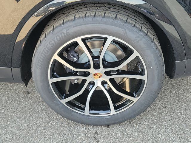 Used 2026 Porsche Cayenne AWD/4WD image 14
