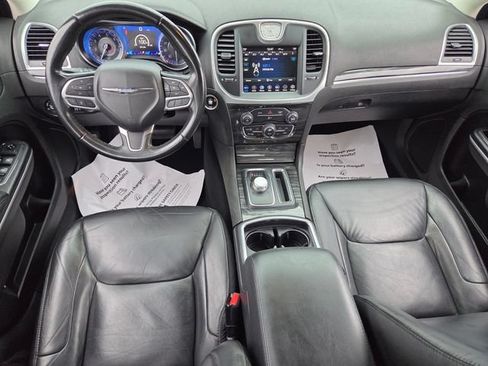 Used 2019 Chrysler 300 Touring L w/ Quick Order Package 22F RWD image 9