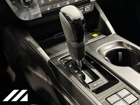 New 2026 Subaru Outback Limited AWD/4WD image 18