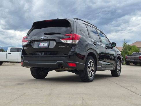 Used 2023 Subaru Forester Premium AWD/4WD image 5