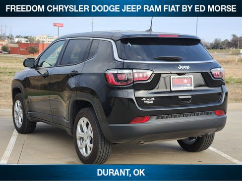 New 2024 Jeep Compass Sport w/ Mopar Graphics Package image 5