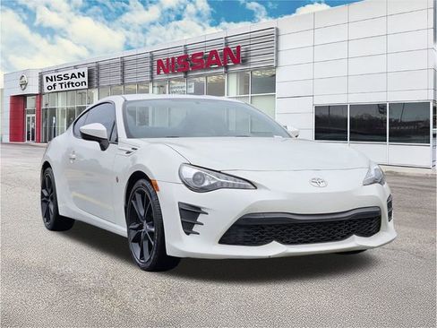 Used 2017 Toyota 86 image 1