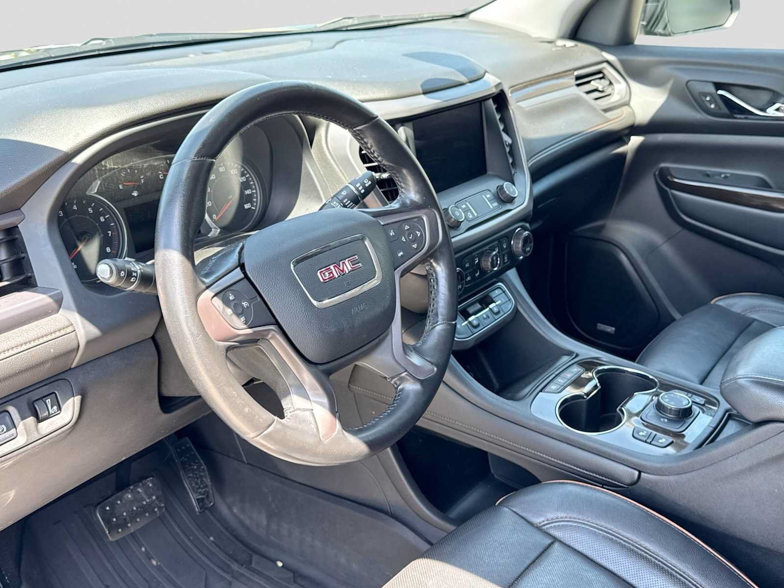Used 2020 GMC Acadia AT4 w/ Trailering Package AWD/4WD image 2